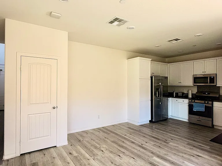 7978 Cold Creek St — Photo 10