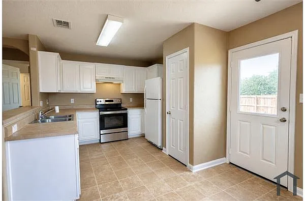 Building Photo - 11526 Country Cyn