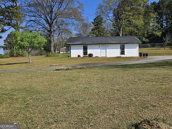 2nd image of 472 Haywood Valley Rd