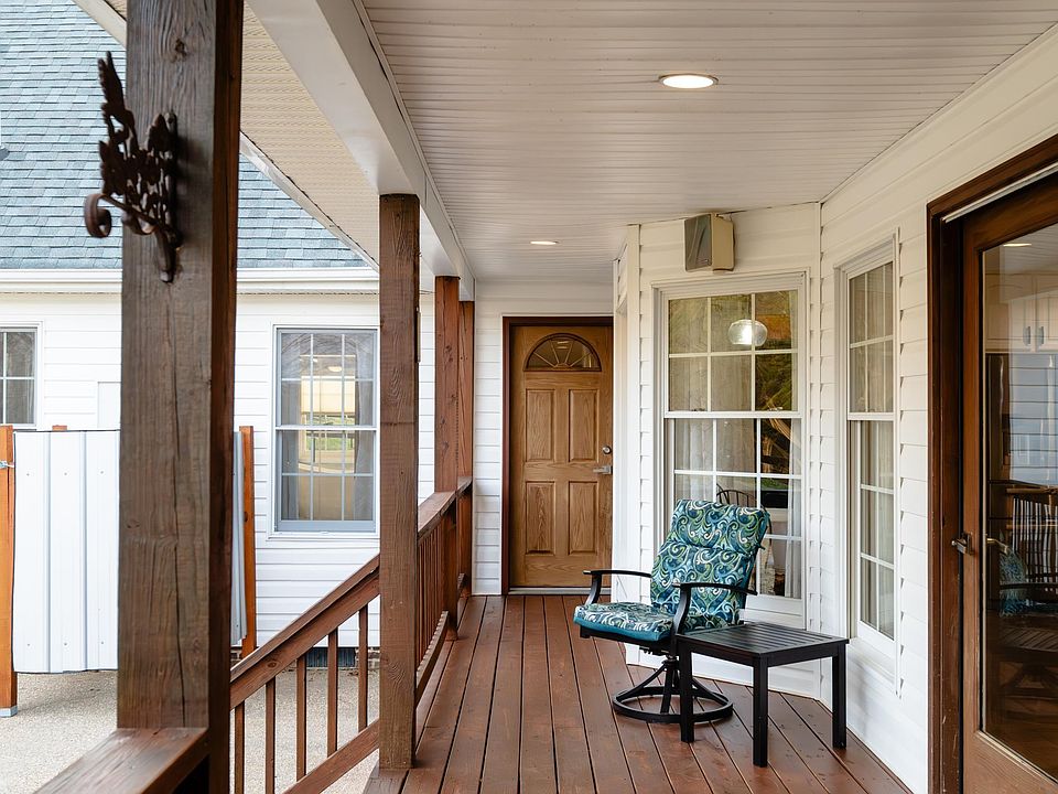 13th image of this home