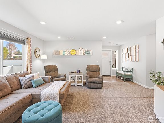 5th image of 410 Riverside Meadow