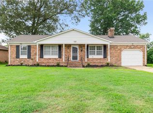 19 Bosch Ln, Newport News, VA 23606
