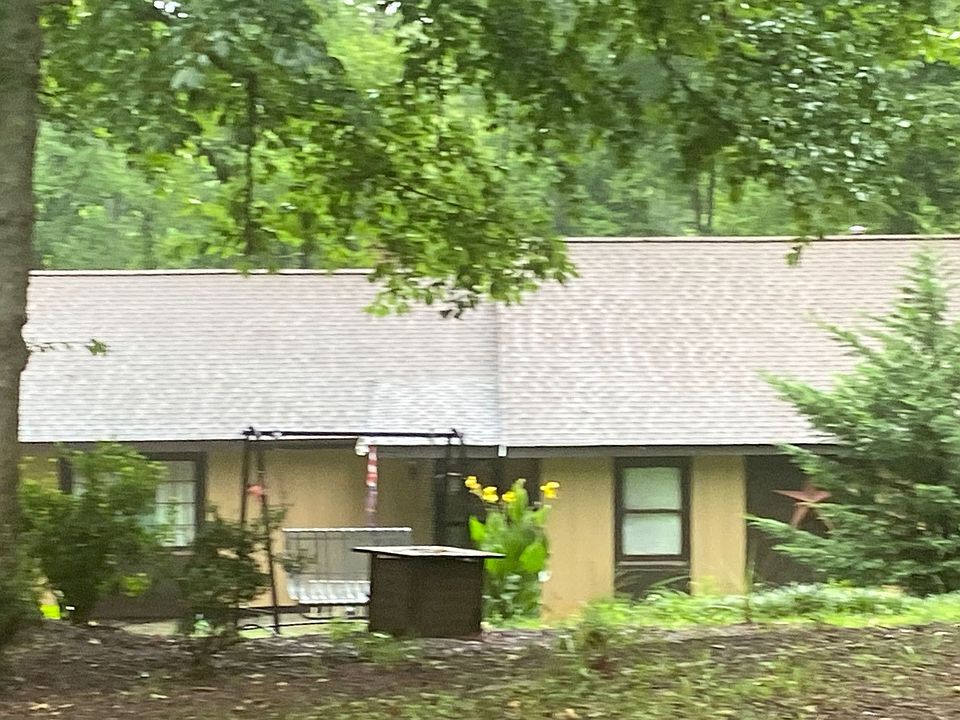 1st image of 114 Carlton St