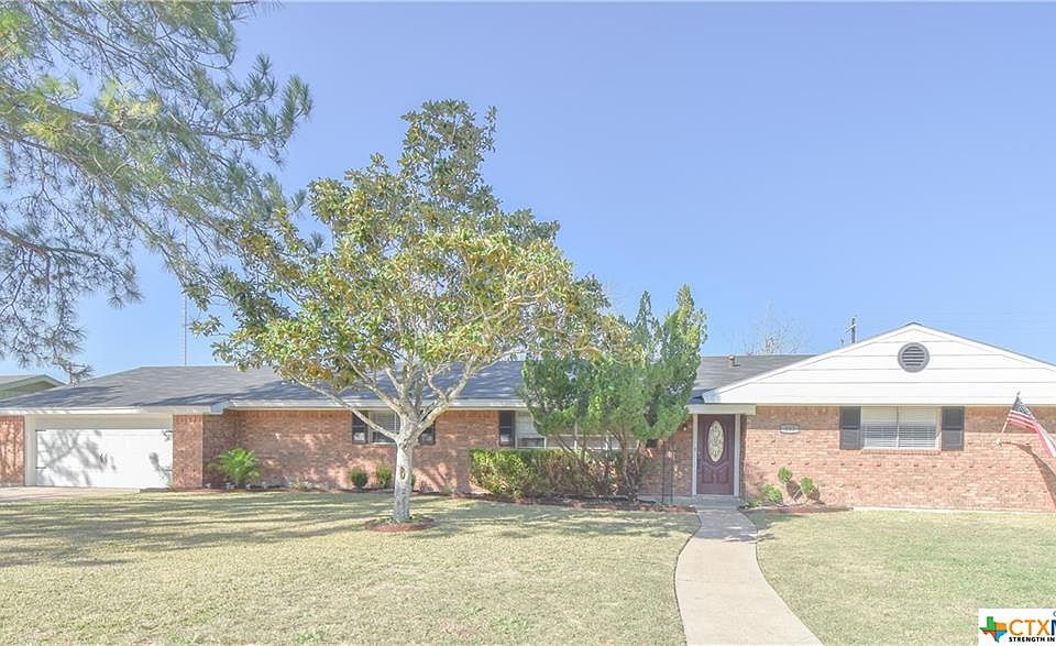 1st image of 303 Rosewood Dr