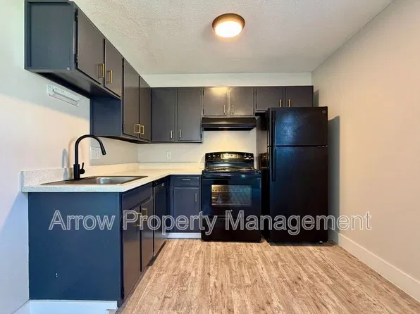 2325 S St #9, Lincoln, NE 68503