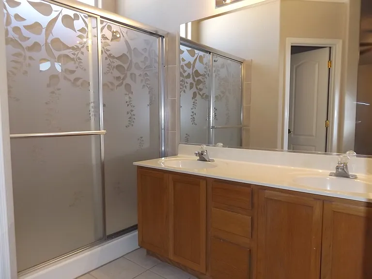 116 W Del Rio St — Photo 13