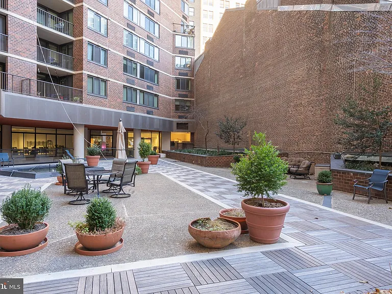 1420 Locust St #6B — Photo 12