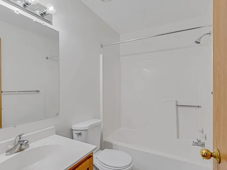 Applewoods Apartments — Photo 7