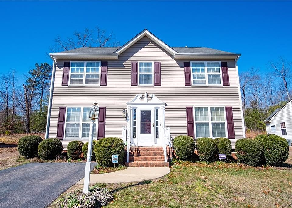 1st image of 205 Scotch Pine Dr