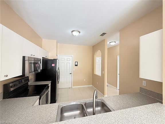 5th image of 3650 Pine Oak Cir APT 103