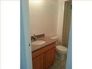 4th image of 526 Hermitage St #526