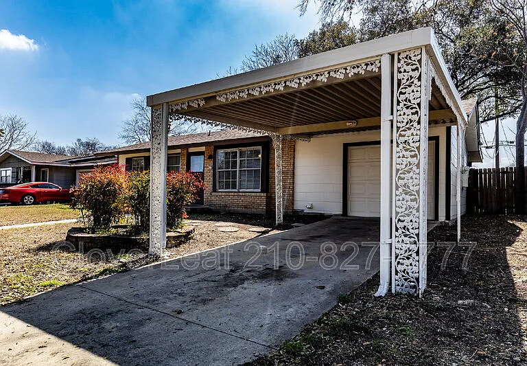 1006 Sumner Dr — Photo 3