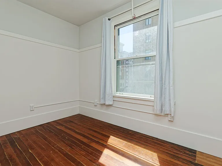 1605 Clay St — Photo 12