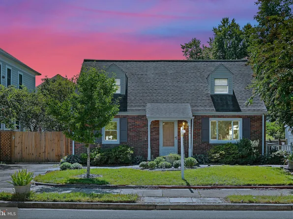 6404 27th St N, Arlington, VA 22207