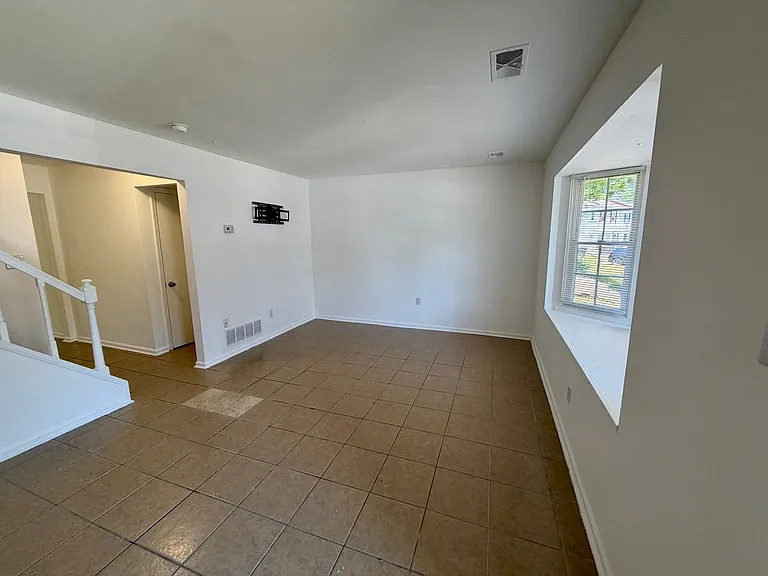 68 Village Dr — Photo 3