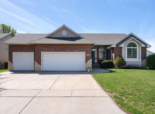 290 S Maple Dunes Ct, Wichita, KS 67235