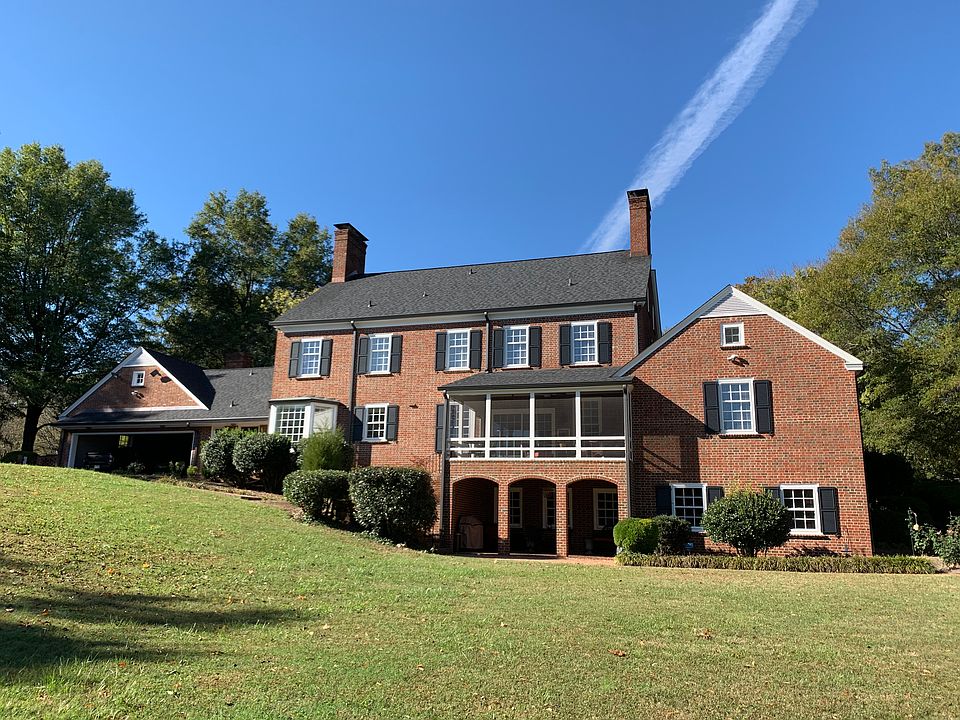 2nd image of 408 Country Club Dr