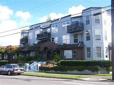 Alexander Court Condominiums