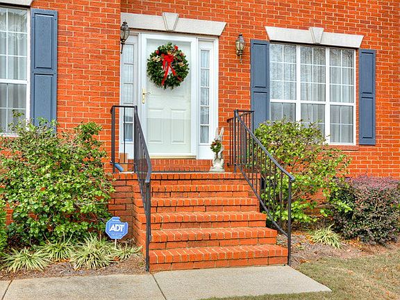 2nd image of 206 Stonington Dr