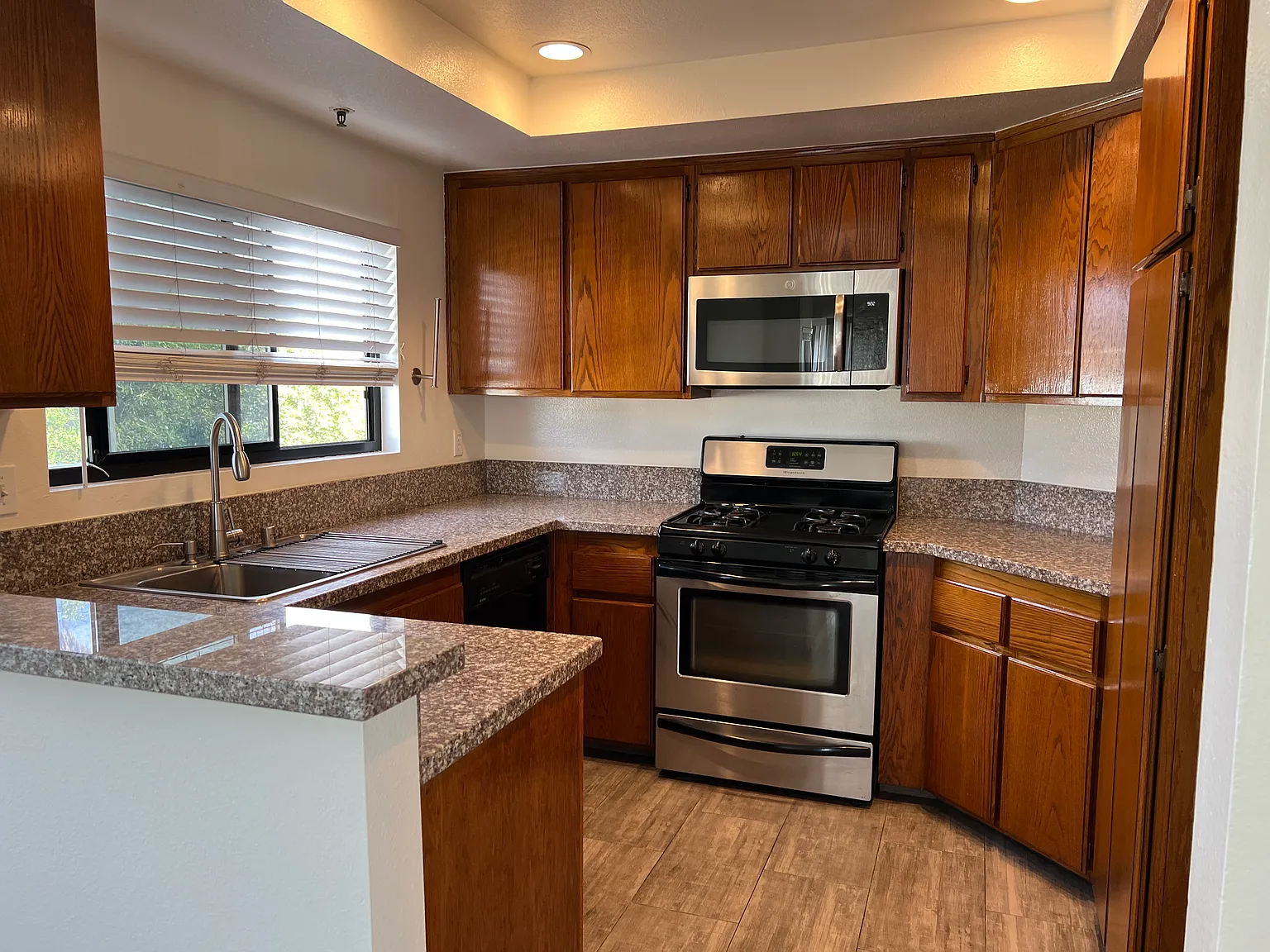 17701 Sergio Cir — Photo 2
