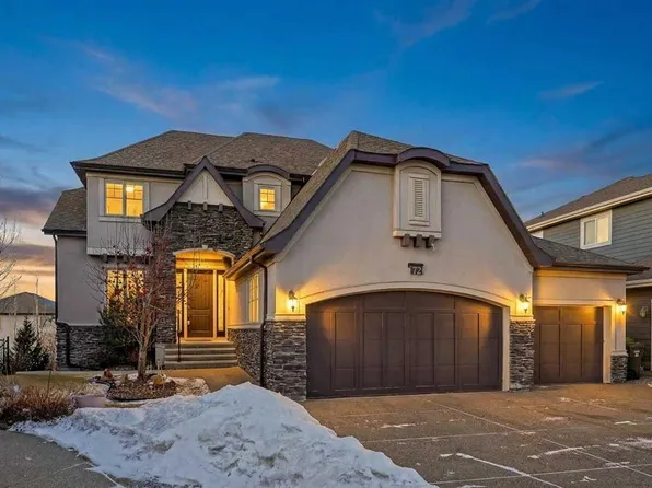 72 E Rockcliff Grv NW, Calgary, AB T3G 0C8