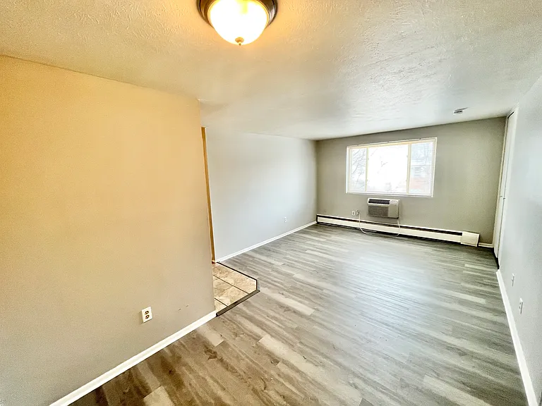 Concord House Apartments — Photo 14