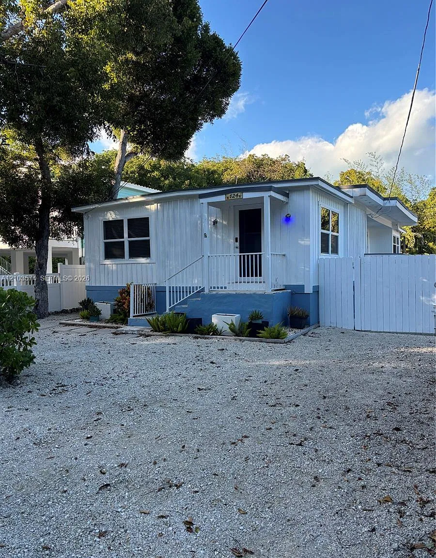 3 bed, 3.0 bath, $3,500 — Photo 4