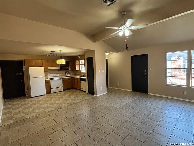 2 bed, 2.0 bath, 2134 sqft, $1,175 — Photo 4