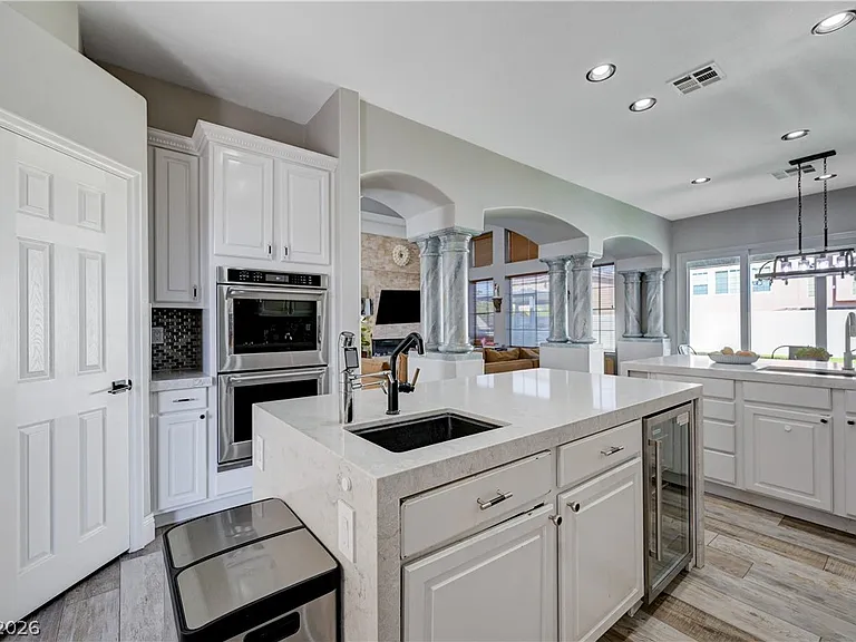 9738 Bear Trap Ct — Photo 10