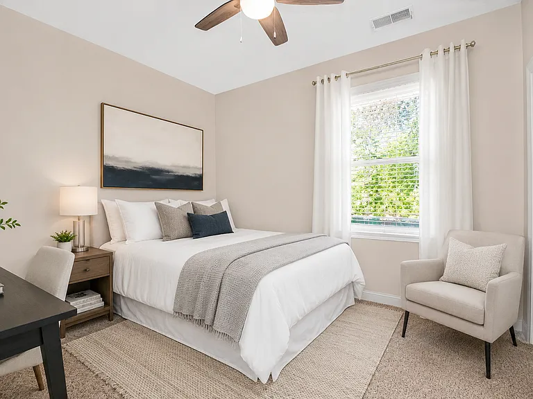 Guest Bedroom (2)