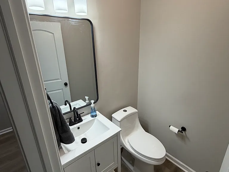 2047 Ruckle St — Photo 14