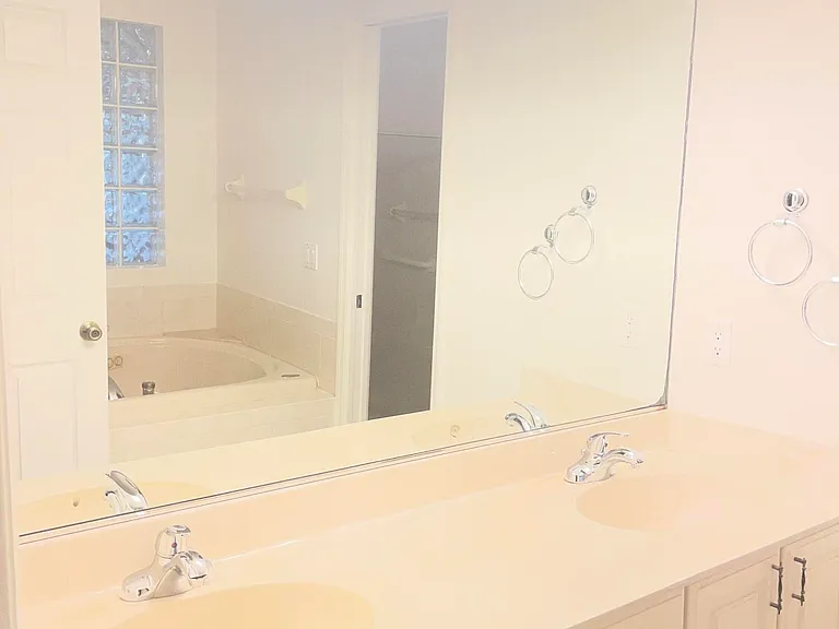 1538 SW Neptune Ave — Photo 12