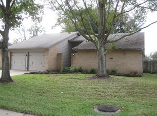 827 Lodge Ln, Richmond, TX 77406