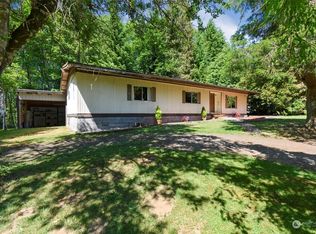243 Greenwood Rd, Cathlamet, WA 98612