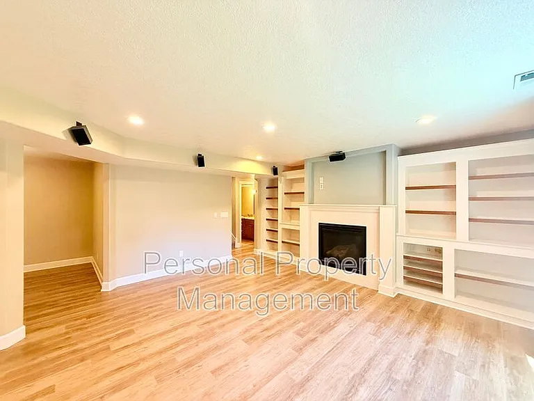 14317 NE 40th Cir — Photo 30
