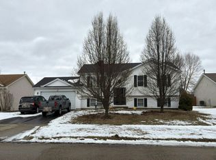 612 Wimbleton Trl, McHenry, IL 60050