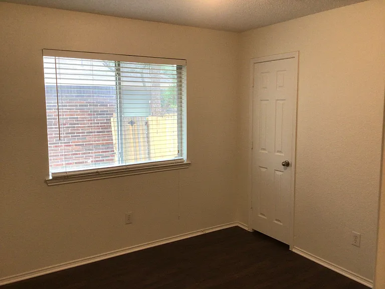 505 Judy Ln — Photo 12