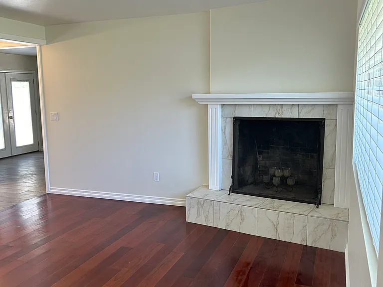 22432 Franklin St — Photo 3