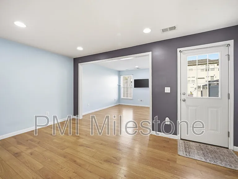 1247 Mare St — Photo 14