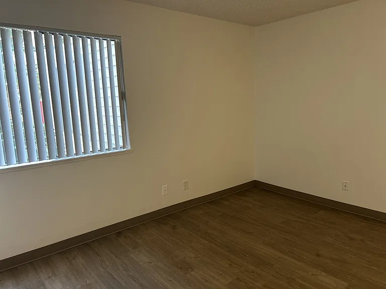 Sawyer Pointe Apartments — Photo 12