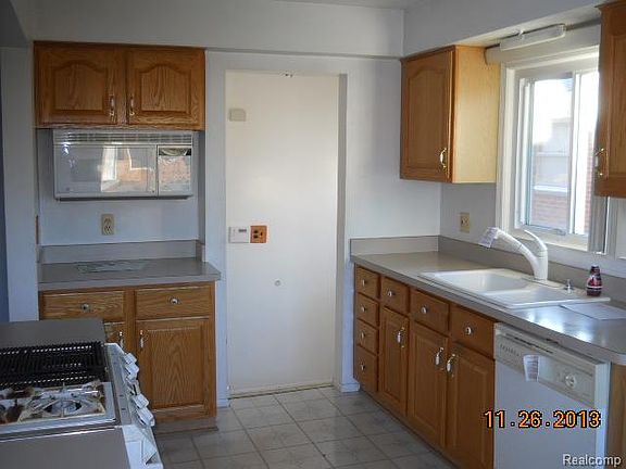 3rd image of 8924 Wormer Ave