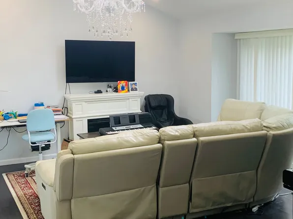 (undisclosed Address), Plainview, NY 11803