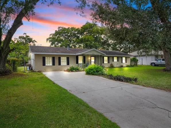 36121 Pinetree St, Fruitland Park, FL 34731