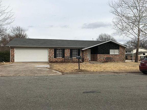 3rd image of 2209 Rex Cruse Dr