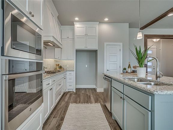 5th image of 9320 SW 40th St