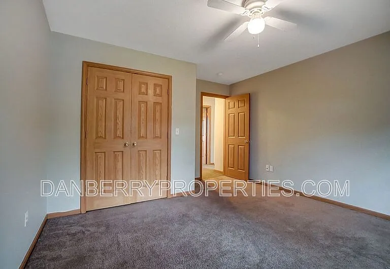 1127 N Byrne Rd #1 — Photo 41