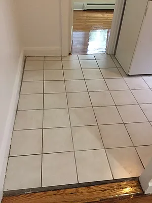 Rented by Metroline Realty | media 8