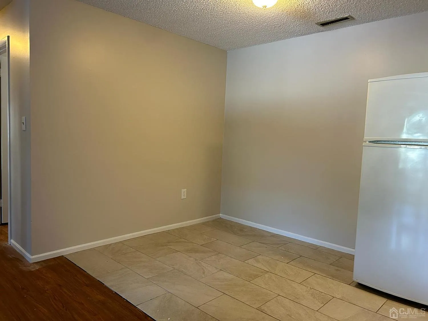 2 bed, 2.0 bath, $2,325 — Photo 4