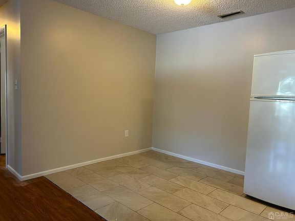 4th image of 614 Aspen Dr #614