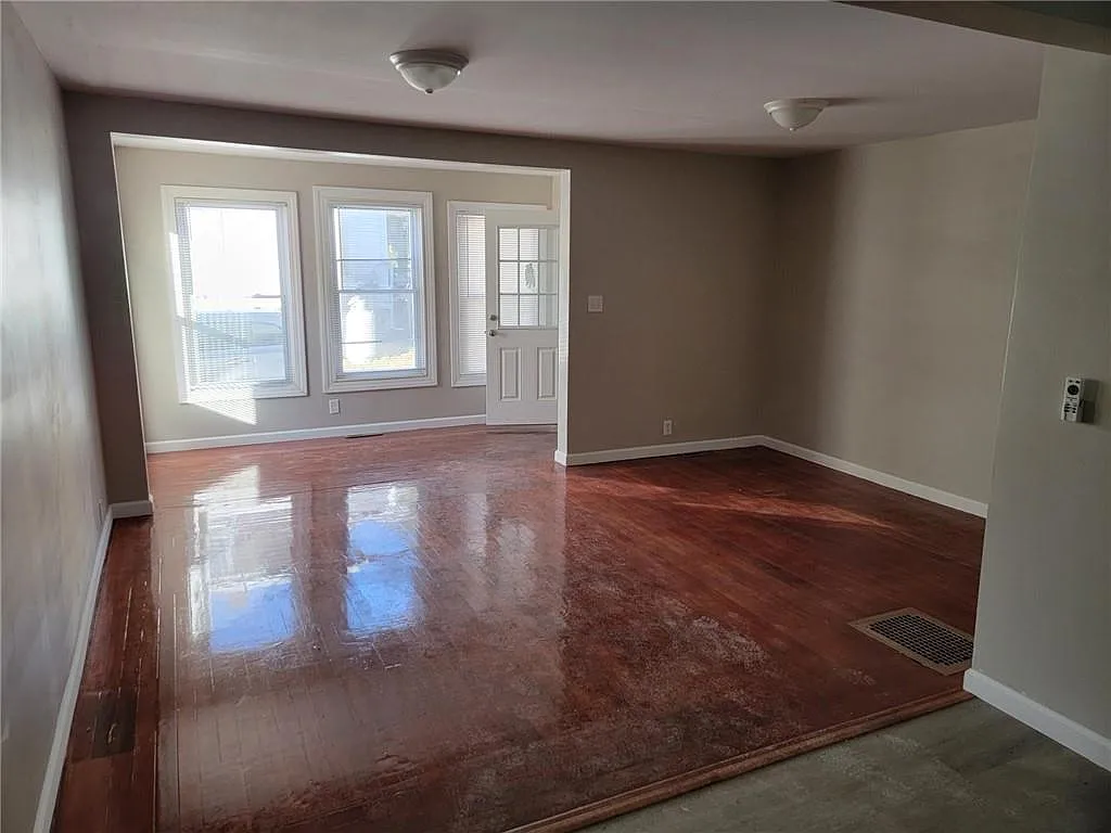 239 High Street - A — Photo 4